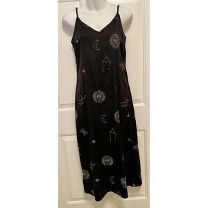 HONEY PUNCH Lulus Sz Small Embroidered Black Gold Midi Slip Dress Women’s‎